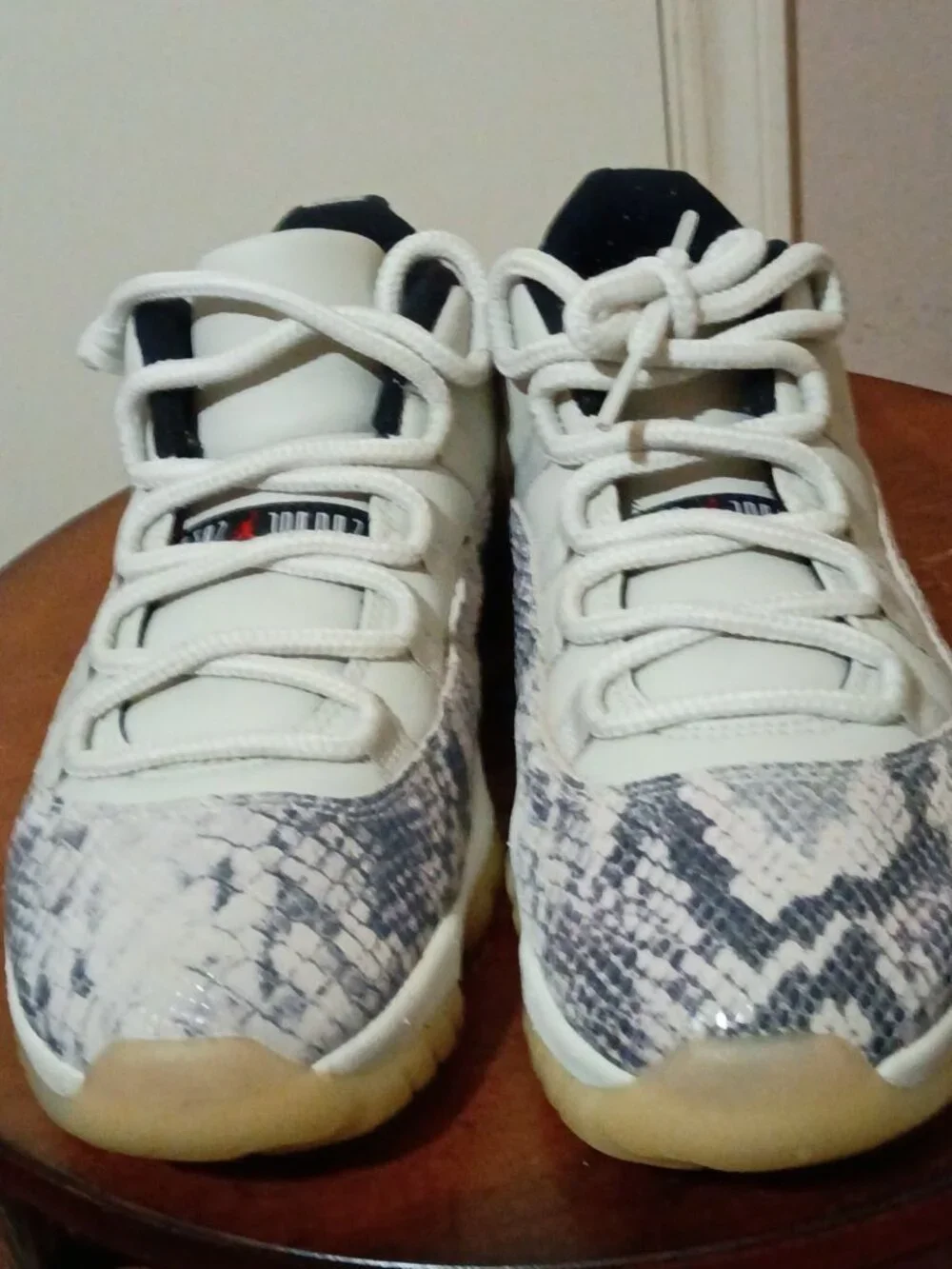 Nike Air Jordan 11 Low Snakeskin Light Bone CD6846-002 Men's Size 8